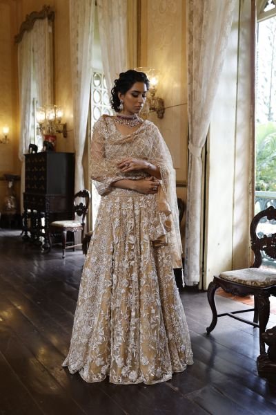 Kareena Kapoor Looked Beautiful & Fashionable In Vikram Phadnis's Brid –  Lady India
